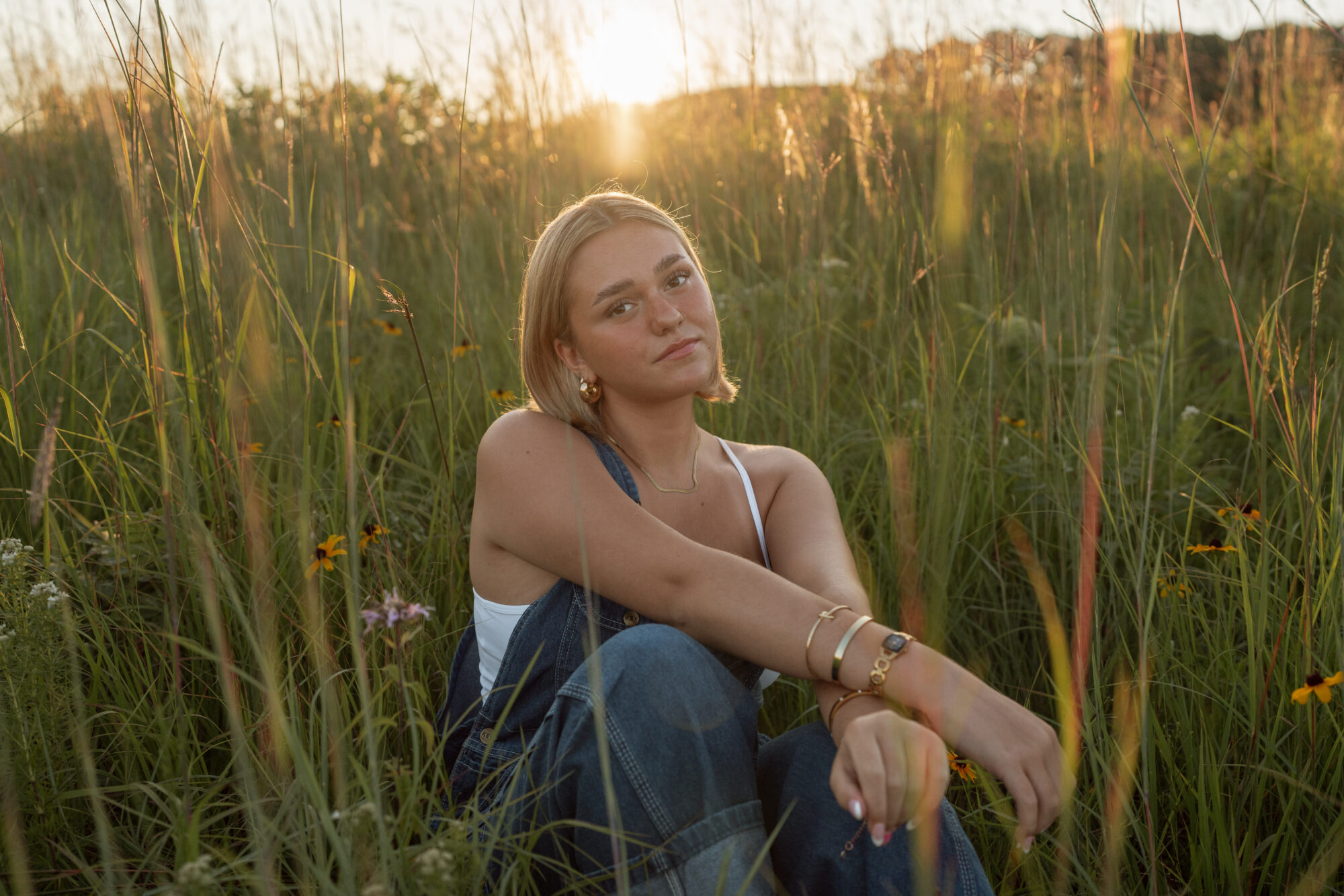 girl senior photos in field in Frontenac Minnesota