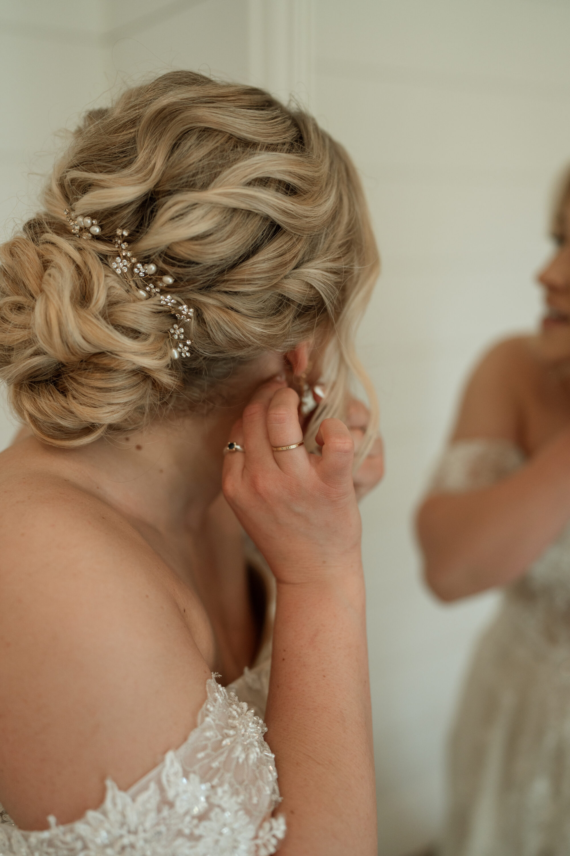 Lapointe Events Venue, real wedding shot by Jenna Swanson Photography
Bride getting ready