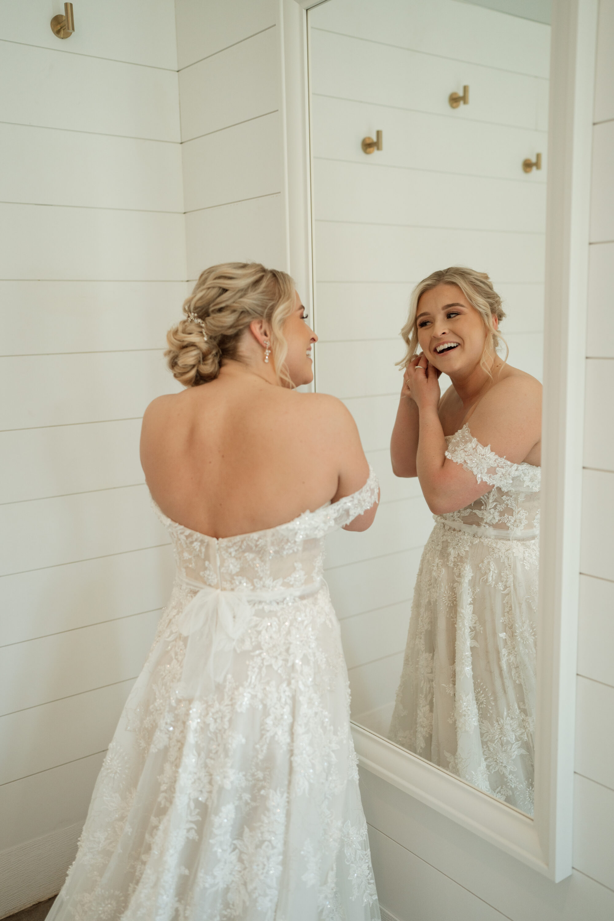 Lapointe Events Venue, real wedding shot by Jenna Swanson Photography
Bride getting ready