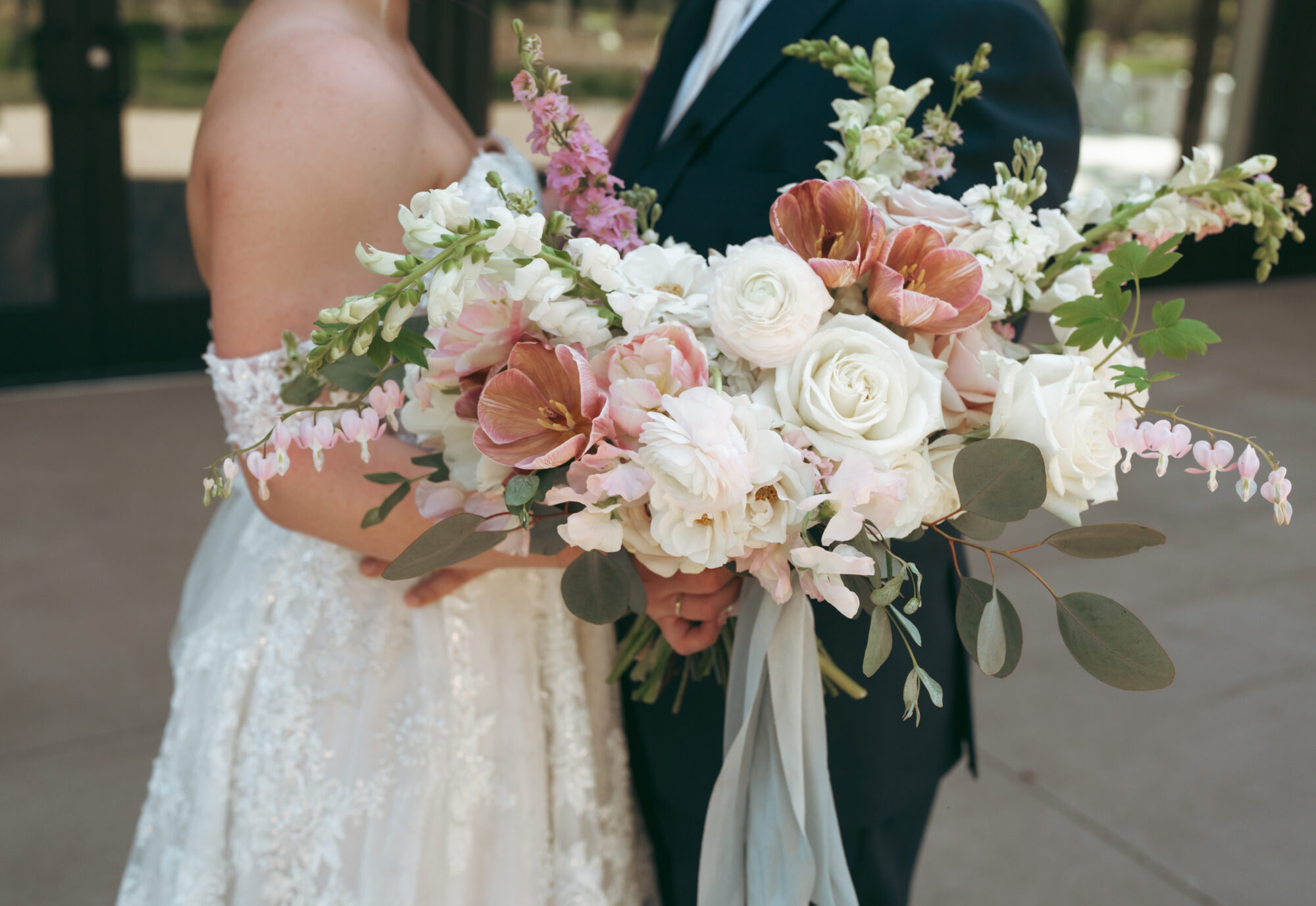 La Pointe Events real wedding shot by Jenna Swanson Photography
Bride portraits