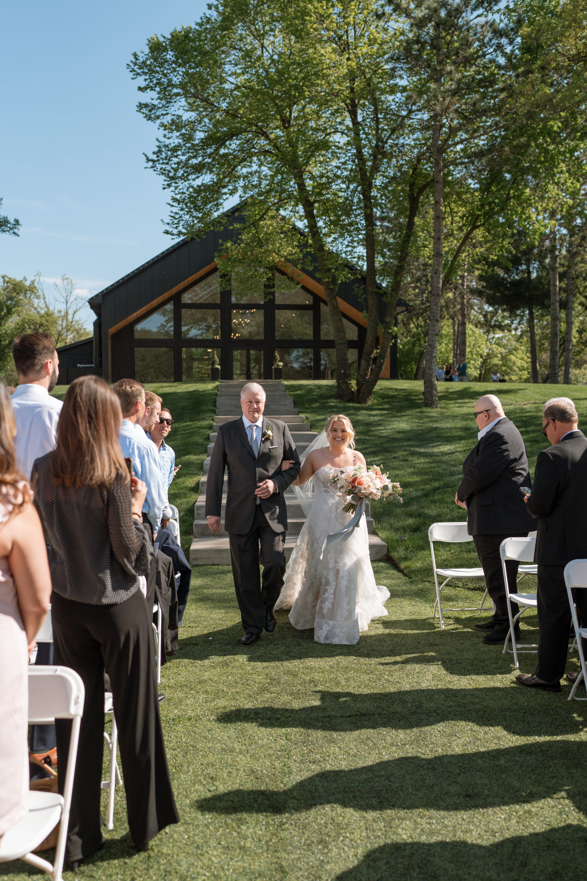 La Pointe Events real wedding shot by Jenna Swanson Photography
Ceremony