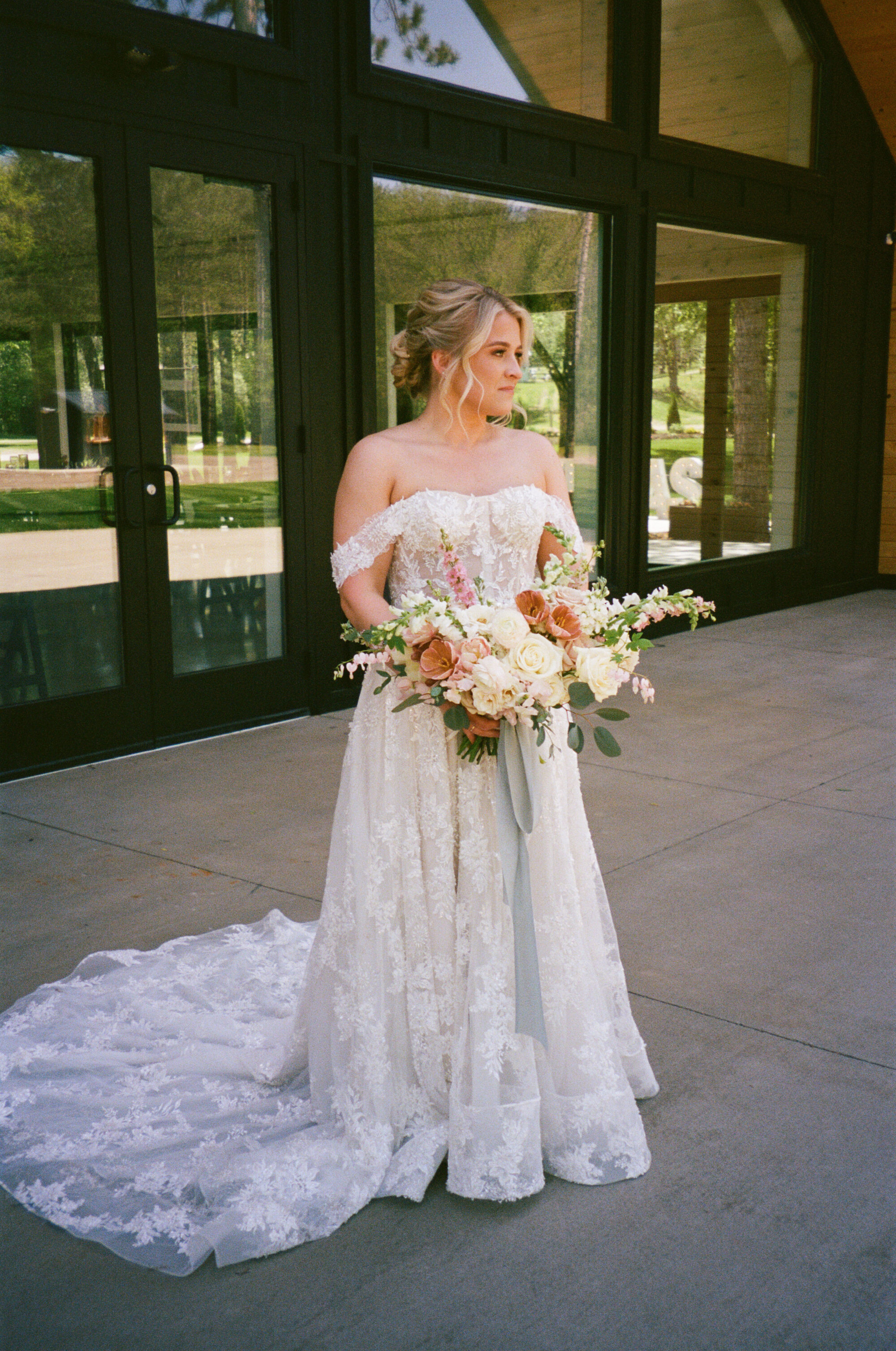 La Pointe Events real wedding shot by Jenna Swanson Photography
35mm Film Photography