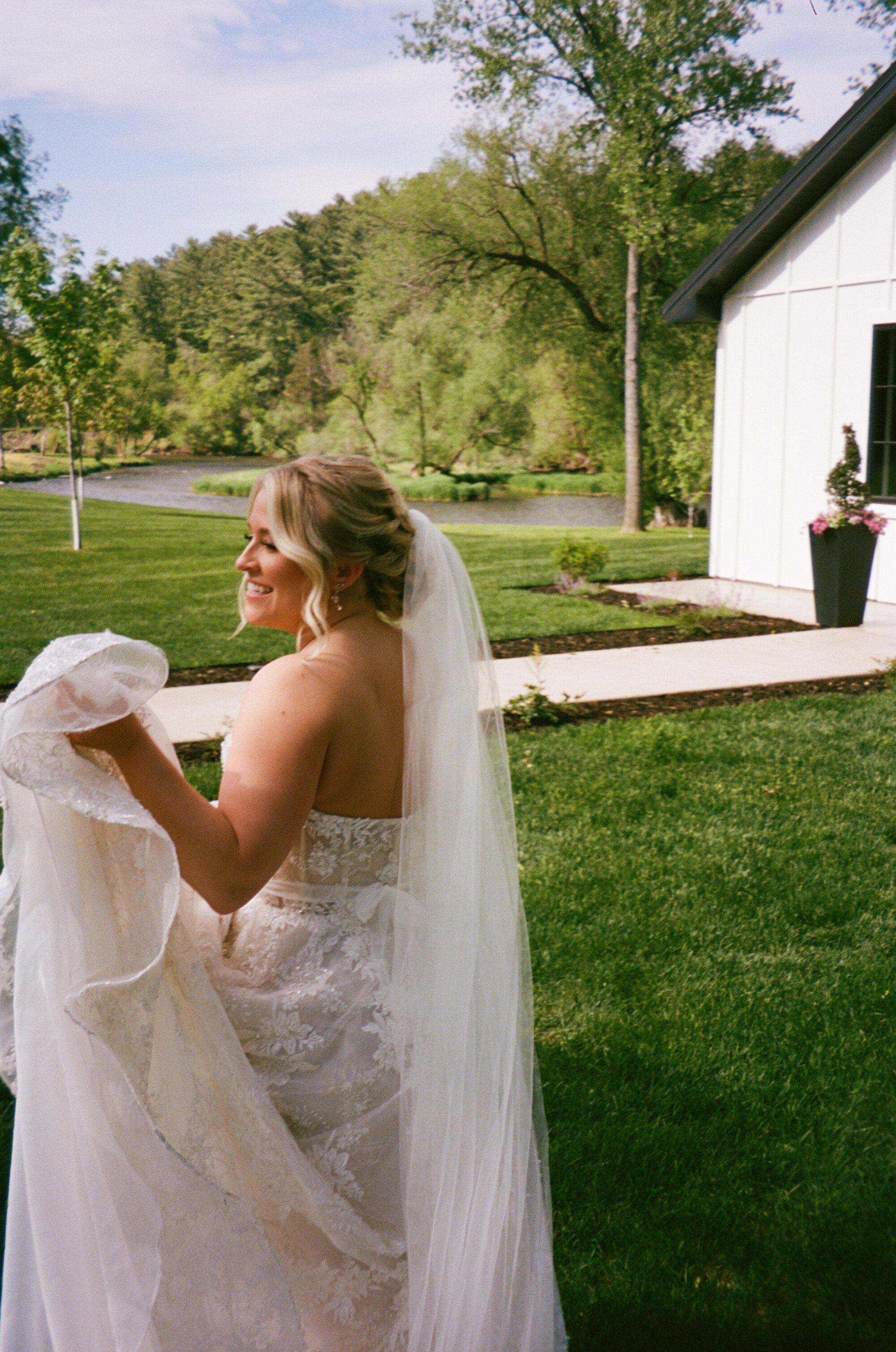 La Pointe Events real wedding shot by Jenna Swanson Photography
35mm Film Photography